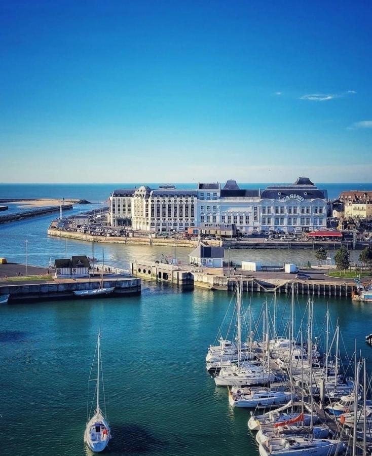 Le Grand Large "Superbe Studio Piscine Chauffee Du 1 Juin Au 15 Septembre" Trouville-sur-mer Exteriör bild