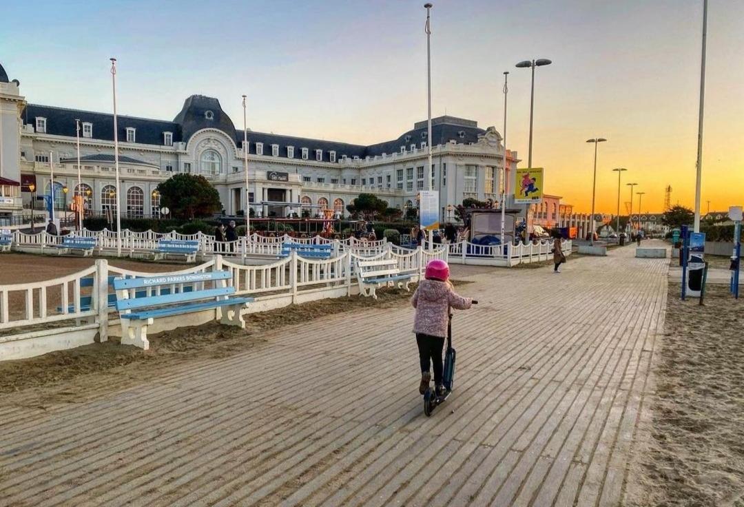 Le Grand Large "Superbe Studio Piscine Chauffee Du 1 Juin Au 15 Septembre" Trouville-sur-mer Exteriör bild